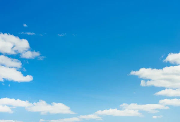 Хмари Блакитній Скіні — стокове фото