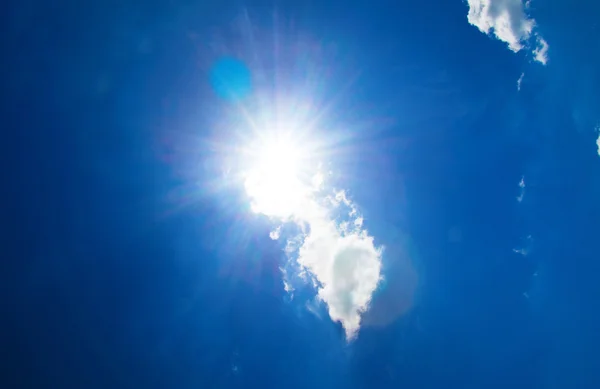 Sol Brillante Cielo Azul Claro Con Espacio Copia —  Fotos de Stock