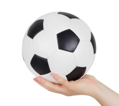 Futbol topu izole üzerinde beyaz tutan el