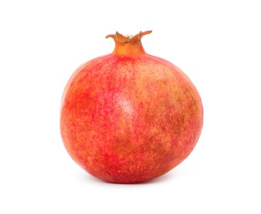 Beyaz arkaplanda izole edilmiş nar