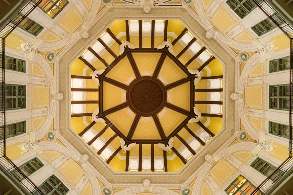 Tokyo stazione ferroviaria soffitto in alto Foto Stock Royalty Free