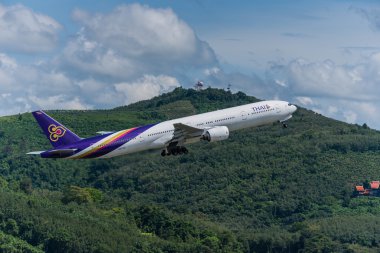 Tay havayolu uçak kalkış Phuket Havalimanı'nda