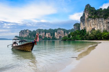 Long tail tekne Railey Krabi adlı