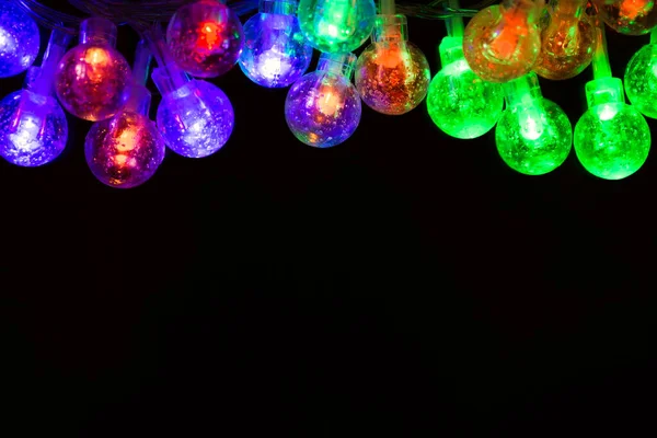Ozdoba Slavnostních Světel Visela Odshora Dolů Multibarevná Vánoční Světla Zblízka — Stock fotografie