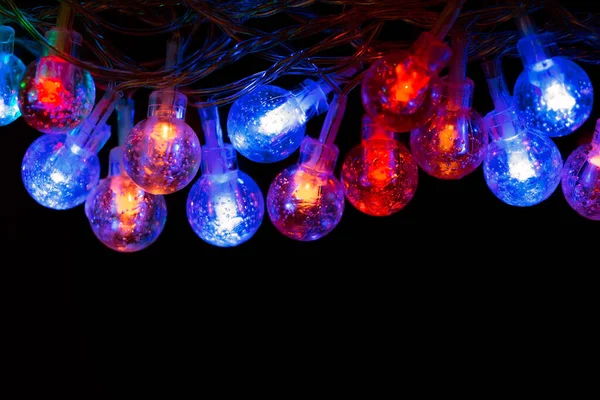 Luces Brillantes Navidad Azules Rojas Sobre Fondo Oscuro — Foto de Stock