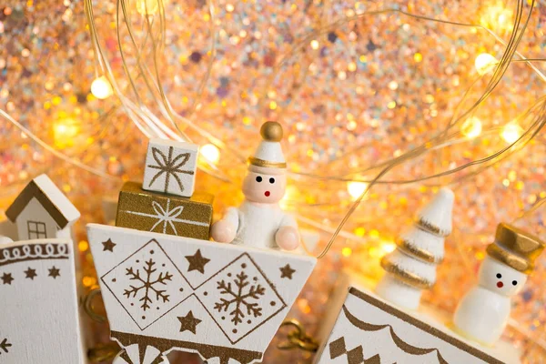 Рождественская Игрушка Дерева Новогодний Поезд Миниатюрными Подарками Украшенными Зимними Орнаментами — стоковое фото