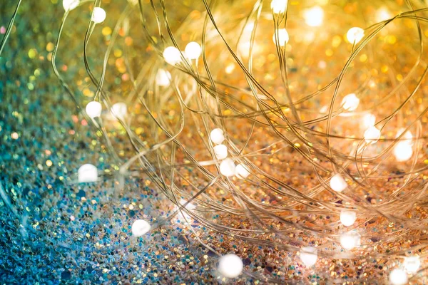 Luces Navidad Centelleantes Sobre Fondo Brillante Fondo Amarillo Verde Con — Foto de Stock