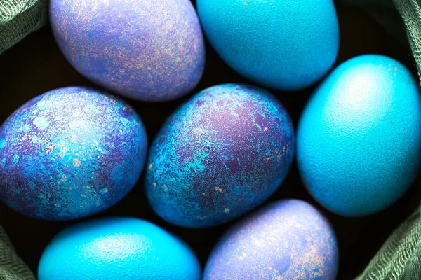 Huevos Pascua Pintados Primer Plano Azul Verde Púrpura — Foto de Stock