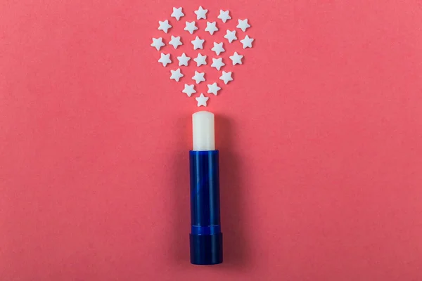 Lápiz Labial Higiénico Blanco Para Labios Con Estrellas Encuentra Sobre — Foto de Stock