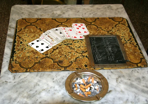 Après un jeu de cartes — Photo