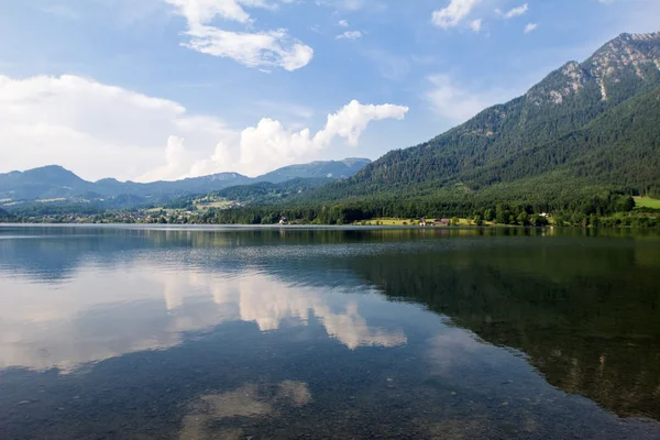 Lac de montagne / lac alpin — Photo