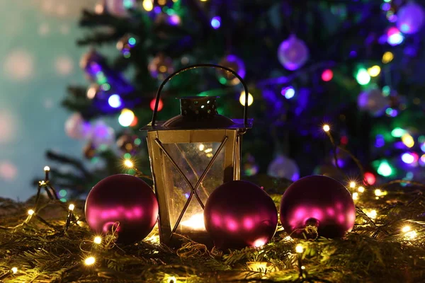 Jul Stilleben Med Ljusa Julkransar Och Lysande Lykta — Stockfoto