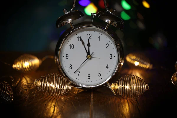 New Year Composition Alarm Clock Beautiful Bokeh Background — Stock Photo, Image