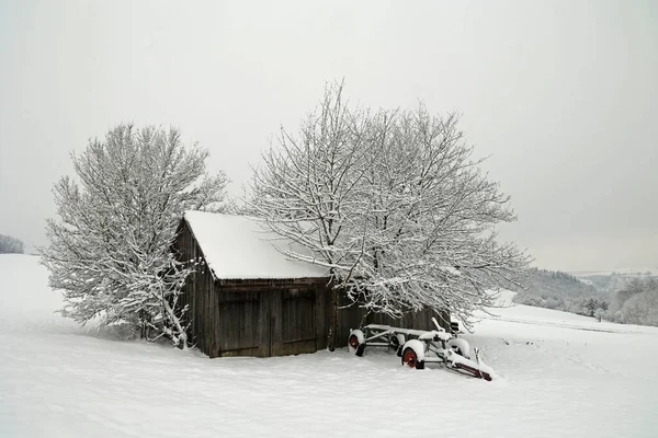 Maquinaria Agrícola Patio Campesinos Cubierto Nieve Fresca — Foto de Stock