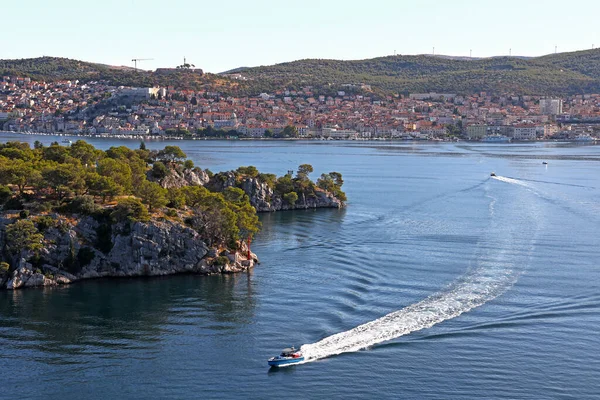Hırvatistan Sibenik Kentindeki Saint Anthony Channel Geniş Manzarası — Stok fotoğraf