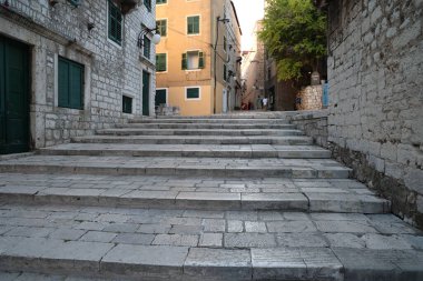 Hırvatistan 'ın Sibenik kentinin dar sokakları