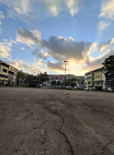 来自加拉加斯 委内瑞拉街头的日落 — 图库照片