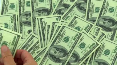 İşadamları para yüz dolar faturaları sayma