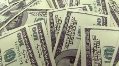 Yüz dolarlık banknotlar. Kaymak vurdu.