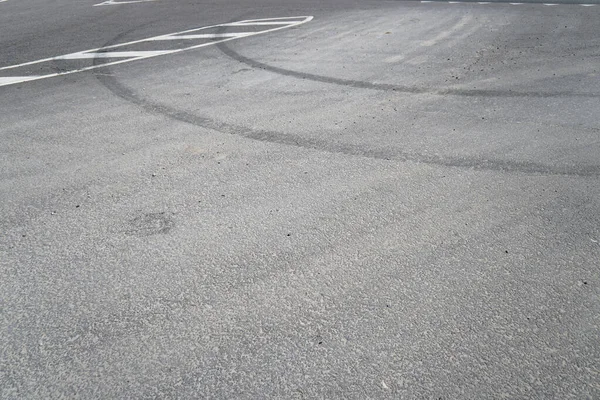 Tire Marks Asphalt Good Brakes Correct Distance Vehicle Car Safety — Stock Photo, Image