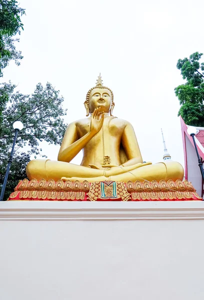 Monk image dorée de Bouddha — Photo