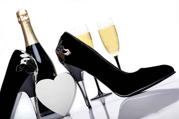 Sexy Black High Heels, Heart, Champagne And Glasses — Stock Photo, Image