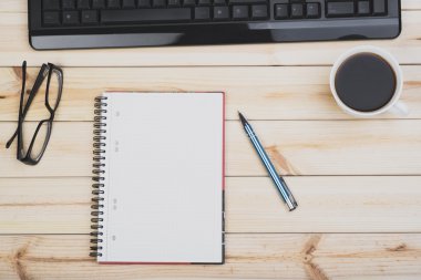 Ofis Masası klavye ile