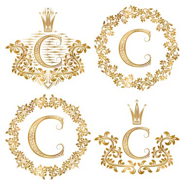 Altın harf C vintage Monogram ayarlayın. Arma ve yuvarlak kare hanedan monogram.