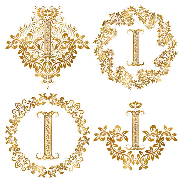 Золотая буква, набор винтажных монограмм. Геральдическая монограмма в гербах и круглых рамах
.