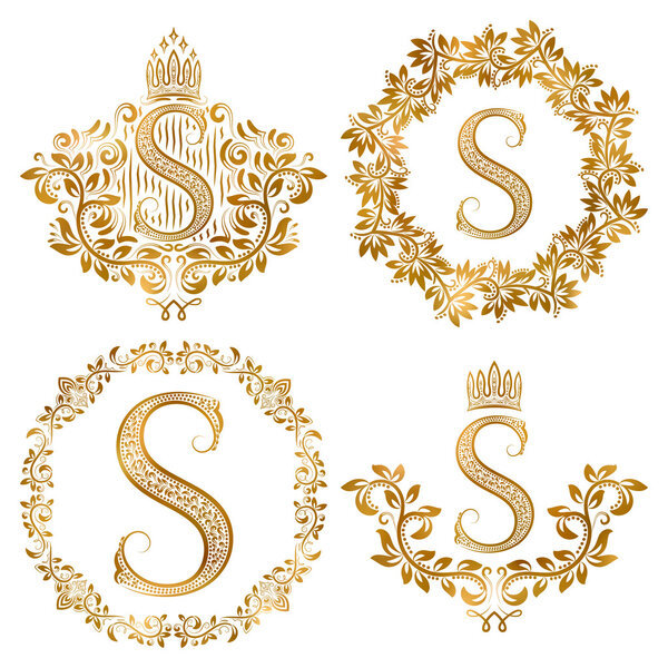 Набор винтажных монограмм из золотой буквы S
.