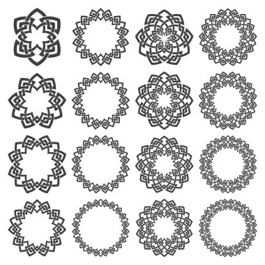 Yuvarlak çerçeveler. Çizgili örgü kenarlı logo tasarımı için 16 dekoratif unsur. Beyaz arkaplanda siyah çizgiler.