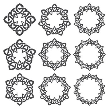 Dokuz dairesel dekoratif elemanları çizgili örgü