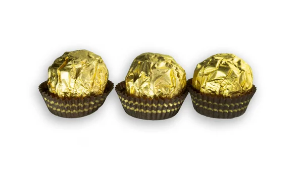 Tiga Bola Coklat Dengan Almond Dalam Kertas Kertas Kertas Kertas — Stok Foto