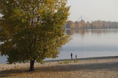 Baba ile kızı yürüyüş