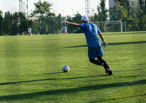 Young Man Training Soccer Field — Stock Photo, Image