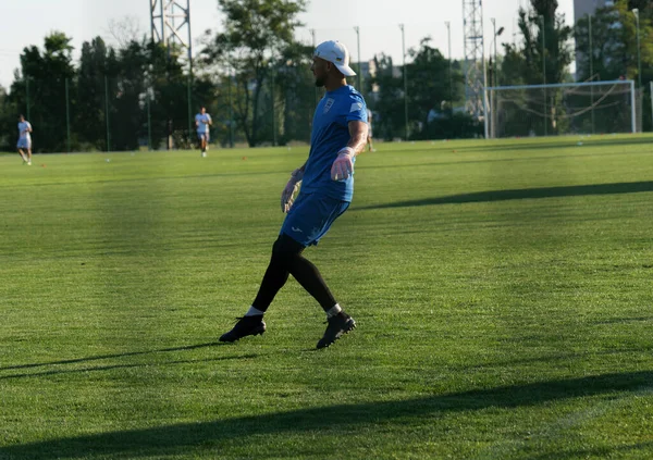 Jongeren Trainen Het Voetbalveld — Stockfoto