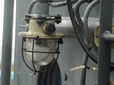 Gemideki lambanın eski feneri.