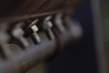 Kapalı paslı cıvatalı yatay çekim