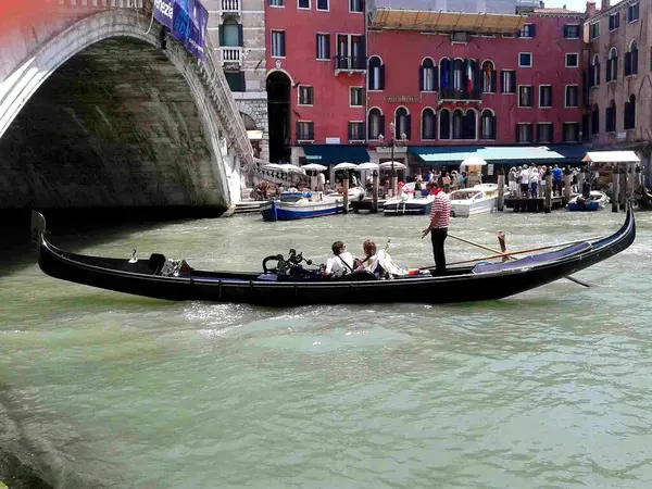 Traveling Italy Guided Tour Venetian Canal Gondola — Stock Photo, Image