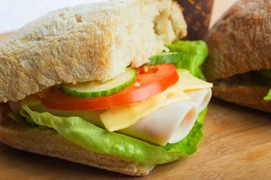 Sebze ile sağlıklı sandviç