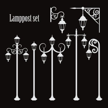 Farklı süslü lampposts kümesi.