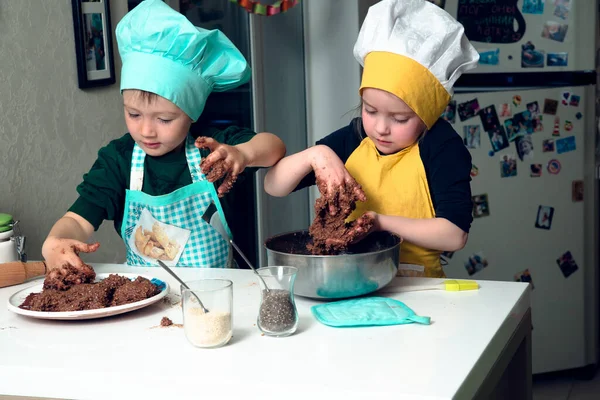 Boy Girl Cooking Hats Aprons Kitchen Kneading Brown Daugh Bowl — Stock Photo, Image