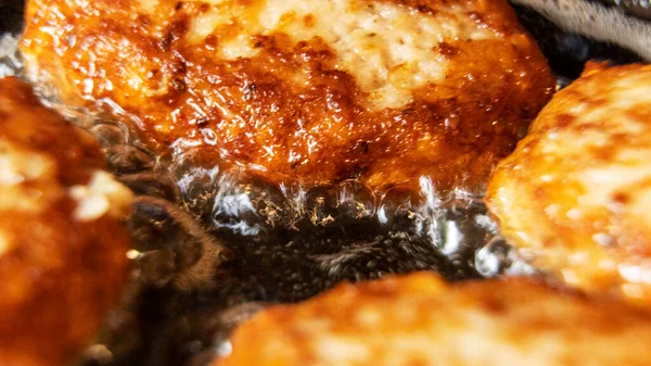 Ev yapımı pirzola, yemek, kızarmış et, ev yapımı McDonald 's, et, yemek, et, tatlı, kızarmış, yemek, tava, tatlı, tatlı, ekmek, pasta, kapanış, tavuk, şeker, atıştırmalık, akşam yemeği, ızgara, tabak, kurabiye, lezzetli, domuz eti, fırın, mutfak