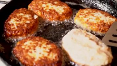 Ev yapımı pirzola, yemek, kızarmış et, ev yapımı McDonald 's, et, yemek, et, tatlı, kızarmış, yemek, tava, tatlı, tatlı, ekmek, pasta, kapanış, tavuk, şeker, atıştırmalık, akşam yemeği, ızgara, tabak, kurabiye, lezzetli, domuz eti, fırın, mutfak