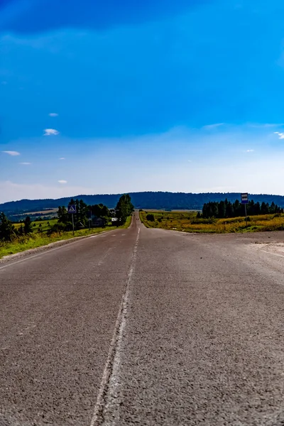 Kenarsız yol, karayolu, dağ yolu, asfalt, dağlar, doğa, arka plan, yapı, karayolu, gökyüzüne giden yol