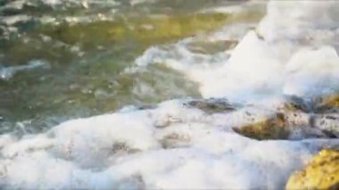 Dalgalanan su, kıyıları yıkayan dalgalar, Adriyatik Denizi