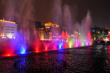 Cian gösterisinde çeşme