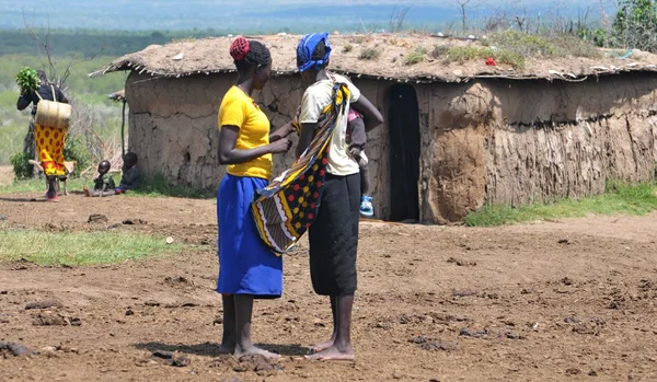 Οι γυναίκες της φυλής των Μασάϊ, Masay Μάρα εθνικό αποθεματικό, Κένυα, 02.14.2013 — Φωτογραφία Αρχείου