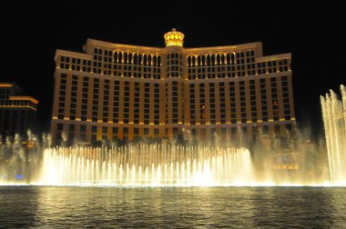 Las Vegas'taki Bellagio Casino'da çeşme gösteri