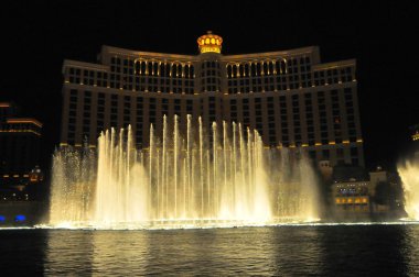 Las Vegas'taki Bellagio Casino'da çeşme gösteri